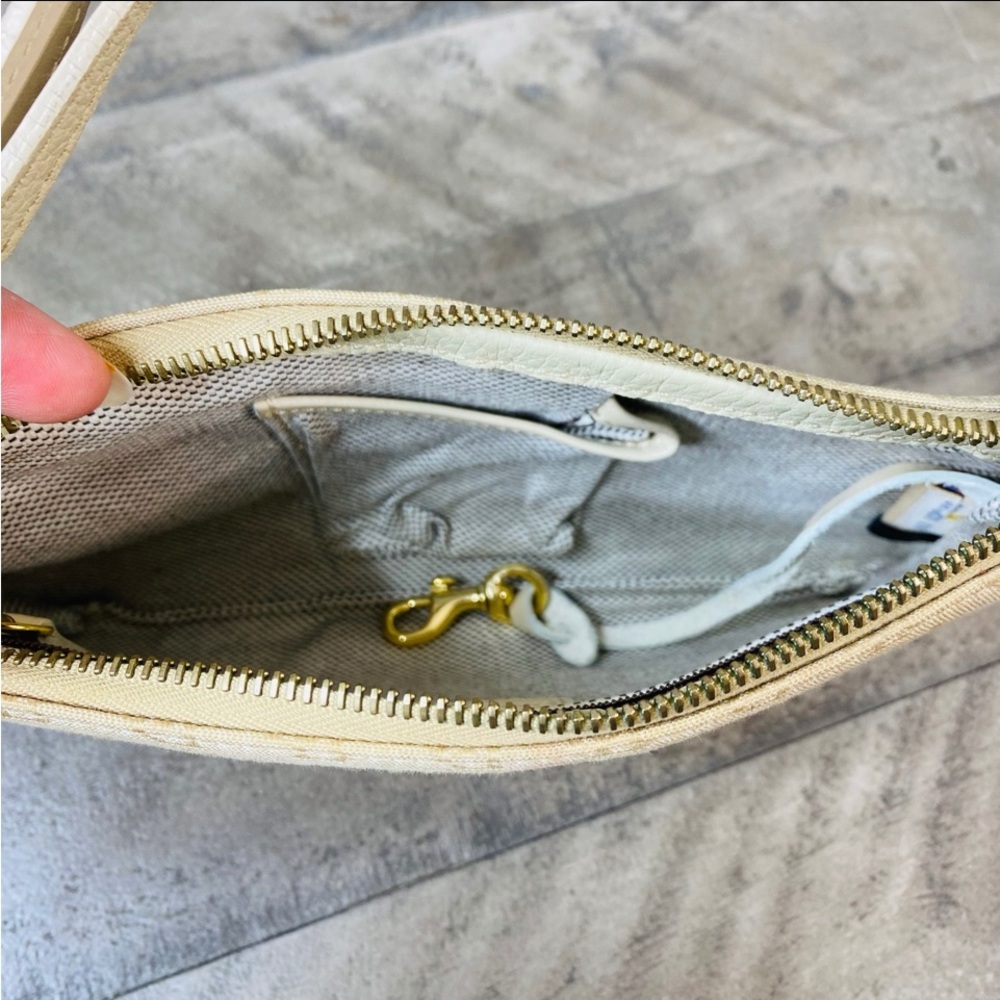 Dooney & Bourke Wristlet Wallet DB Signature Logo Jacquard Leather Beige Y2K - Picture 5 of 5